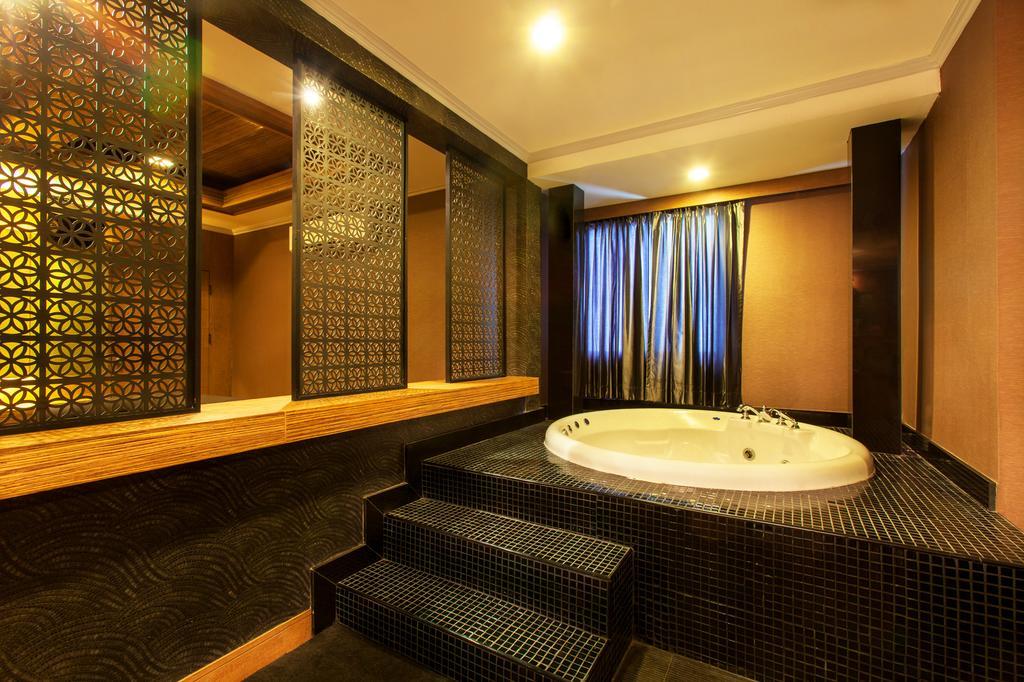 Q Hotel Bangkok Exteriér fotografie