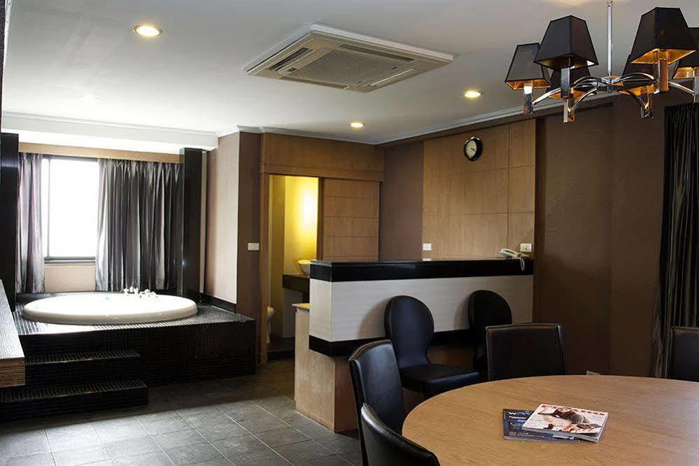 Q Hotel Bangkok Exteriér fotografie