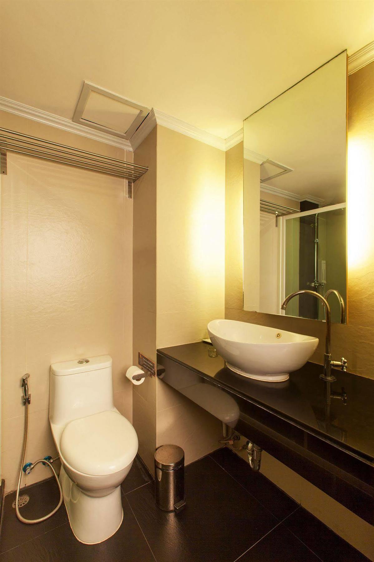 Q Hotel Bangkok Exteriér fotografie